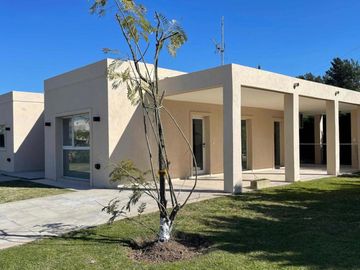 Venta de casa en La Horqueta de Echeverria- Canning