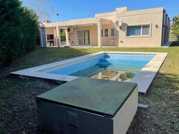 Venta de casa en La Horqueta de Echeverria- Canning