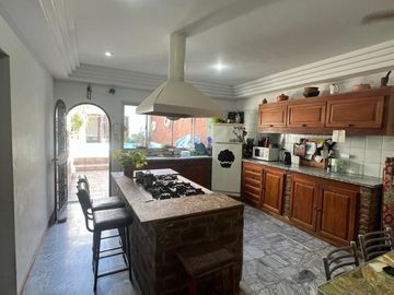 Venta Excelente Casa de 4 ambientes con pileta en Mataderos