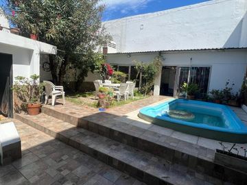 Venta Excelente Casa de 4 ambientes con pileta en Mataderos