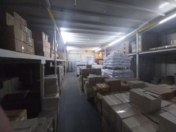 Galpón + Oficina 700m2 EN VENTA, León Bloy 600, Ituzaingó