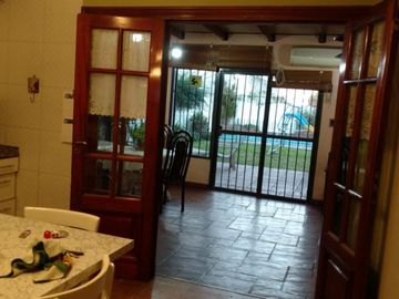 Casa en venta Isidro Casanova