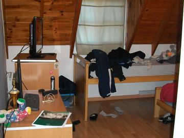TRIPLEX 5 AMBIENTES CON COCHERA - EXCELENTE