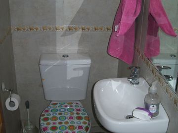 TRIPLEX 5 AMBIENTES CON COCHERA - EXCELENTE