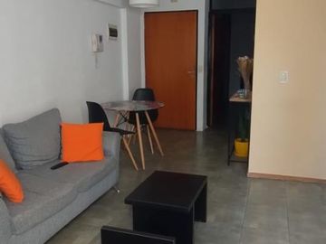 Excelente Dpto 1 amb. c/ cochera. Contra frente. Balcón. 33mts. Echeverria 5100. Villa Urquiza