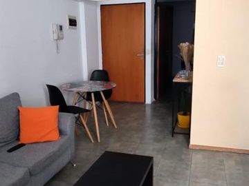 Excelente Dpto 1 amb. c/ cochera. Contra frente. Balcón. 33mts. Echeverria 5100. Villa Urquiza