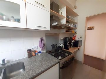 MUY LUMINOSO DEPARTAMENTO DE DOS AMBIENTES Y MEDIO EN BELGRANO R