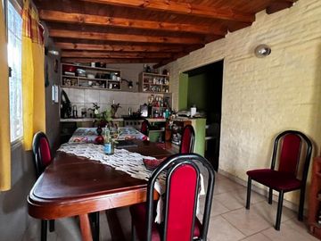 Casa 4 Ambientes + Local EN VENTA, Av. Ratti 3400, Ituzaingó. Gran Oportunidad