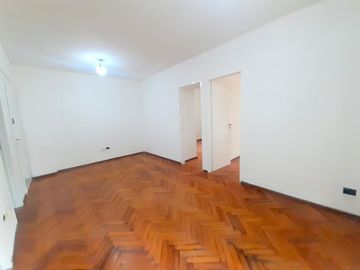 LUMINOSO DEPARTAMENTO DE 3 AMBIENTES EN EXCELENTE ZONA