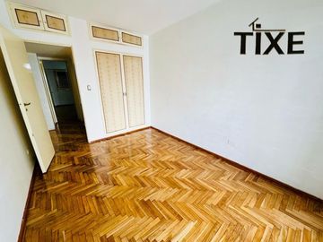 Viamonte y Av. Pueyrredón. 3 Amb. al frente con gran cocina y 2 balcones.