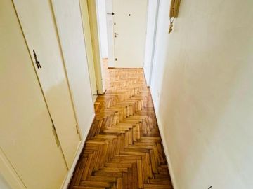 Viamonte y Av. Pueyrredón. 3 Amb. al frente con gran cocina y 2 balcones.