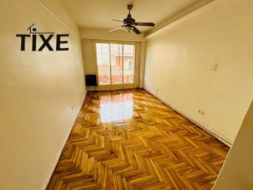 Viamonte y Av. Pueyrredón. 3 Amb. al frente con gran cocina y 2 balcones.