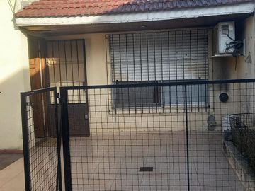 VENTA DOS AMBIENTES CON PATIO