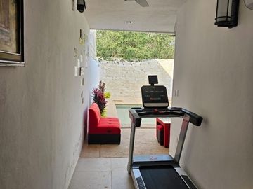 Casa de una planta en venta dentro de privada en Cholul