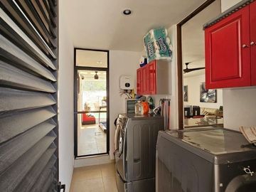 Casa de una planta en venta dentro de privada en Cholul