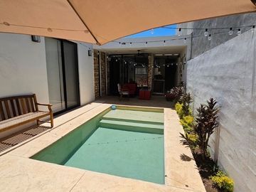 Casa de una planta en venta dentro de privada en Cholul