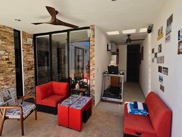 Casa de una planta en venta dentro de privada en Cholul