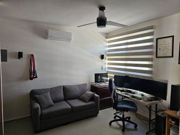 Casa de una planta en venta dentro de privada en Cholul