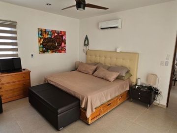 Casa de una planta en venta dentro de privada en Cholul