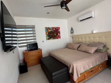 Casa de una planta en venta dentro de privada en Cholul