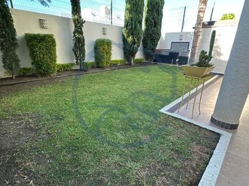 CASA EN VENTA EN JURIQUILLA CUMBRES DEL LAGO