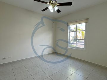 CASA EN VENTA EN JURIQUILLA CUMBRES DEL LAGO
