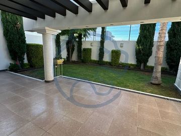 CASA EN VENTA EN JURIQUILLA CUMBRES DEL LAGO