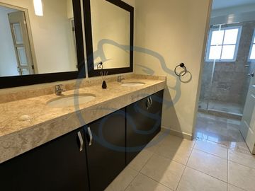 CASA EN VENTA EN JURIQUILLA CUMBRES DEL LAGO