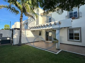 CASA EN VENTA EN JURIQUILLA CUMBRES DEL LAGO