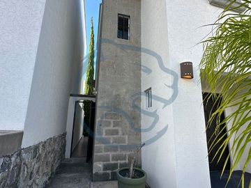 CASA EN VENTA EN JURIQUILLA CUMBRES DEL LAGO