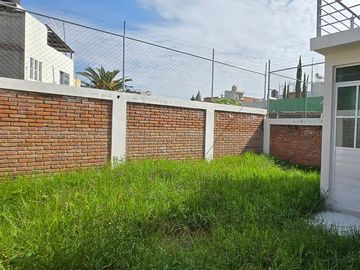 VENDO HERMOSA CASA, NUEVA Y AMPLIA EN VALLE DE LOS SAUCES, MORELIA