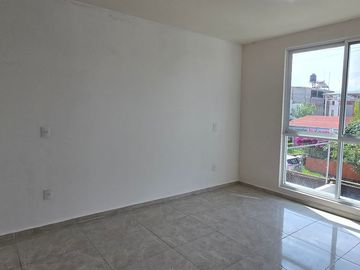 VENDO HERMOSA CASA, NUEVA Y AMPLIA EN VALLE DE LOS SAUCES, MORELIA
