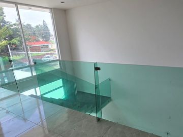 VENDO HERMOSA CASA, NUEVA Y AMPLIA EN VALLE DE LOS SAUCES, MORELIA