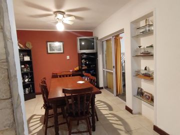 Chalet en venta de 3 dormitorios c/ cochera en Punta Mogotes