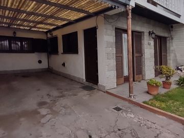 Chalet en venta de 3 dormitorios c/ cochera en Punta Mogotes