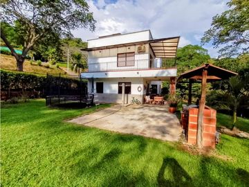 vendo finca en sopetran zona urbana.