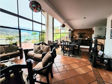 VENTA DE HERMOSA FINCA EN EL LAGO CALIMA- EL DARIEN