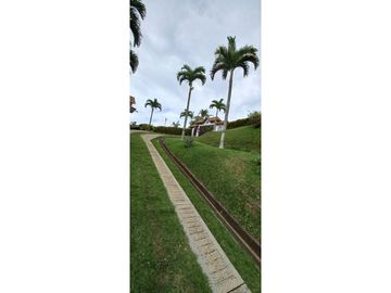 VENTA DE HERMOSA FINCA EN EL LAGO CALIMA- EL DARIEN