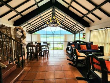 VENTA DE HERMOSA FINCA EN EL LAGO CALIMA- EL DARIEN