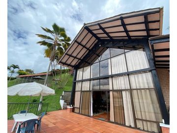 VENTA DE HERMOSA FINCA EN EL LAGO CALIMA- EL DARIEN