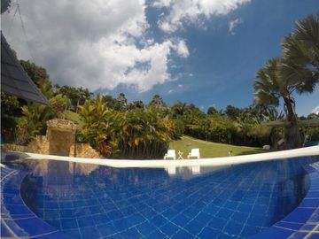 VENTA DE HERMOSA FINCA EN EL LAGO CALIMA- EL DARIEN