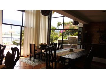 VENTA DE HERMOSA FINCA EN EL LAGO CALIMA- EL DARIEN