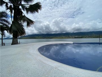 VENTA DE HERMOSA FINCA EN EL LAGO CALIMA- EL DARIEN