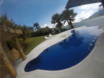 VENTA DE HERMOSA FINCA EN EL LAGO CALIMA- EL DARIEN