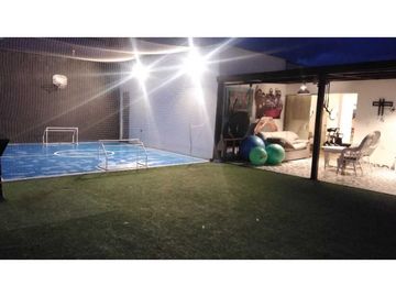 Casa con Locales y Apartamentos en Venta Av. Santander