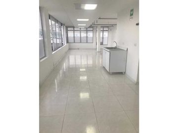 Casa con Locales y Apartamentos en Venta Av. Santander