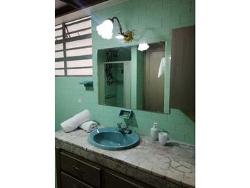 Casa con Locales y Apartamentos en Venta Av. Santander