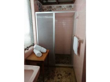 Casa con Locales y Apartamentos en Venta Av. Santander