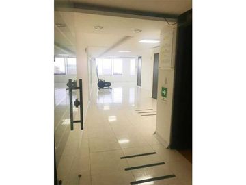 Casa con Locales y Apartamentos en Venta Av. Santander