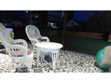 Casa con Locales y Apartamentos en Venta Av. Santander